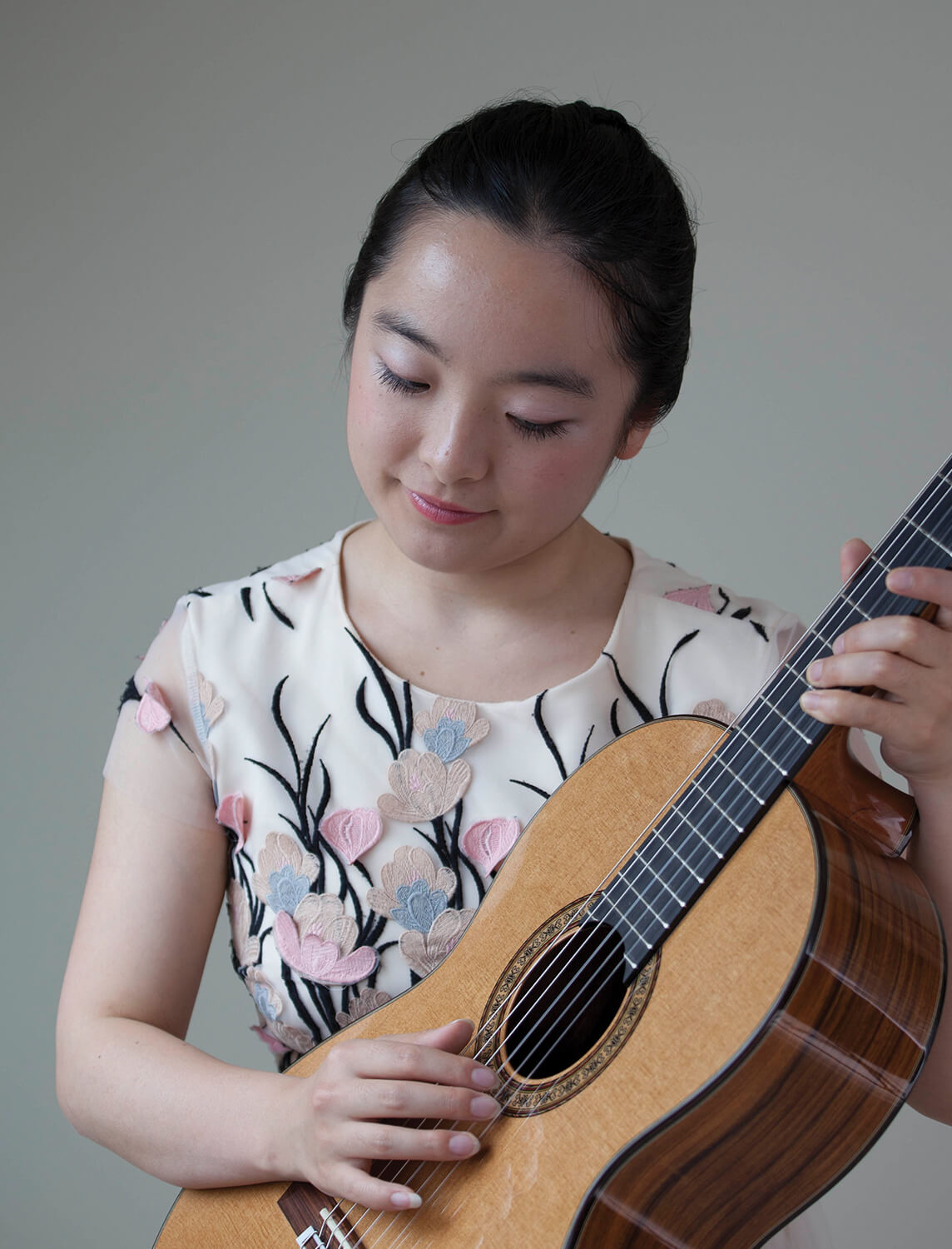 Kanahi Yamashita, Professional Guitarist