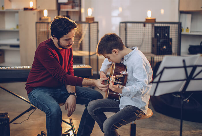 acoustic guitar lesson studio